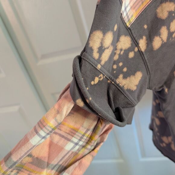 Oli & Hali Multicolor Tie-Dye Hoodie - Picture 4 of 9